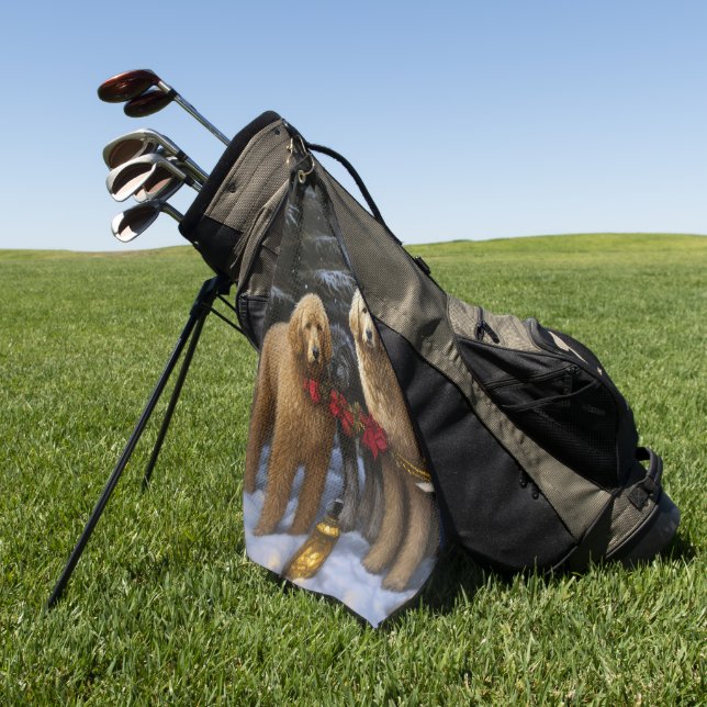 Serviette De Golf Décor de Noël Goldendoodle Snowy Sleigh (Vert)