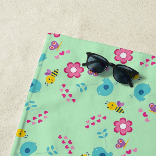 Serviette De Plage Abeilles, oiseaux et fleurs vert motif (En situation)