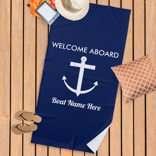 Serviette De Plage Ancre nautique Marine Blue Welcome Aboard (A beach towel with 'Welcome Aboard' anchor and custom boat name, in nautical navy blue and white)