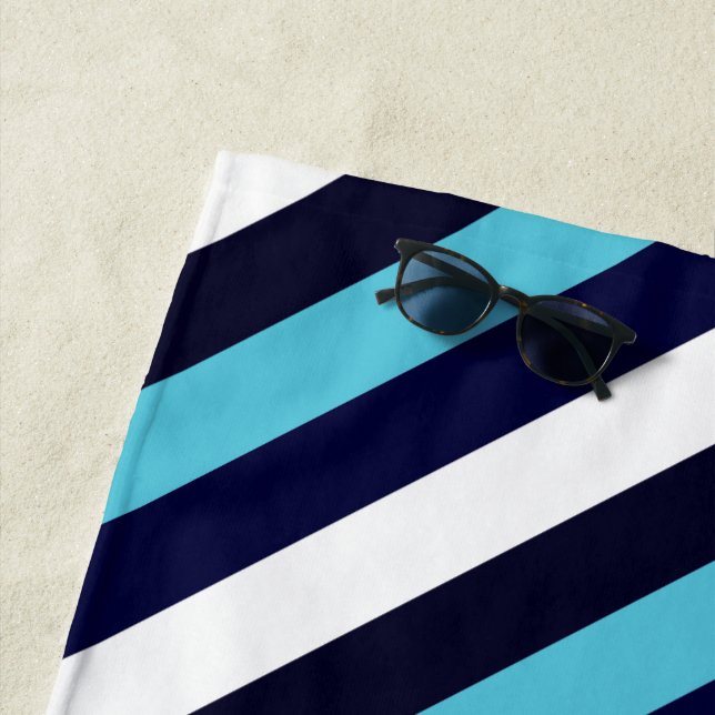 Serviette De Plage Bleu (En situation)