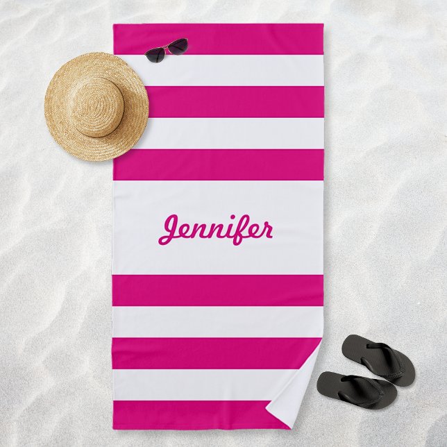 Serviette De Plage Chic rose chaud et blanc rayures personnalisées (Chic Hot Pink and White Stripes Personalized Beach Towel)