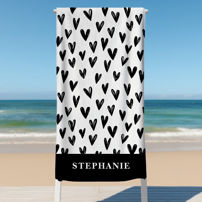 Serviette De Plage Coeurs De Doodle Noir Et Blanc Cute Personnalisés (Créateur téléchargé)