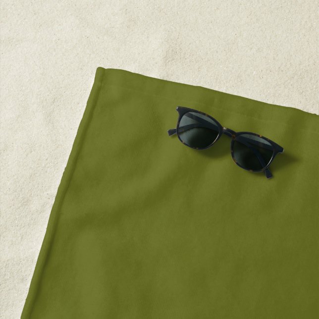 Serviette De Plage Couleur solide vert olive (En situation)