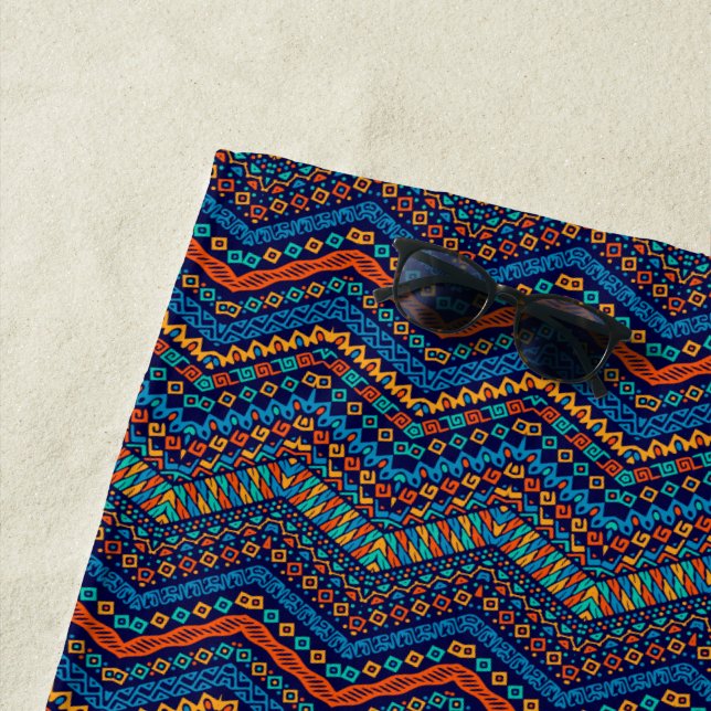 Serviette De Plage Couleurs funèbres motifs d'ethnie africaine (En situation)