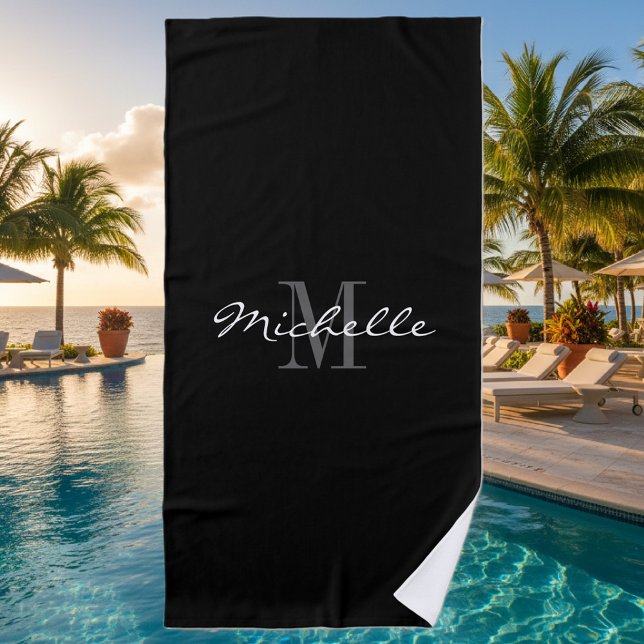 Serviette de plage décorée d'un monogramme noire (monogrammed beach towel)