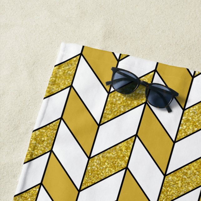 Serviette De Plage Élégant Motif Chevron en sanglier d'or (En situation)