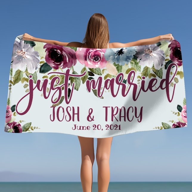 Serviette De Plage Jeunes Mariés Mariée et Marié Personnalisé Mariage (Just Married Bride and Groom Custom Wedding Beach Towel)