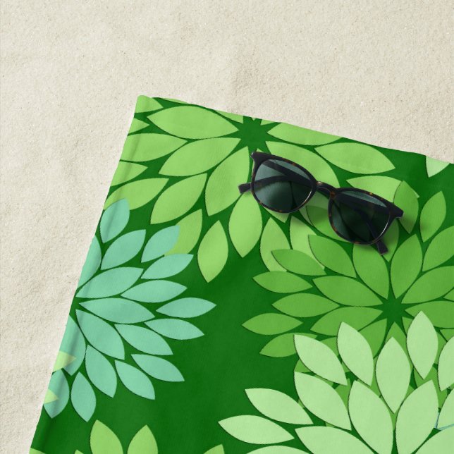 Serviette De Plage Kimono floral moderne Impression, Vert citron (En situation)
