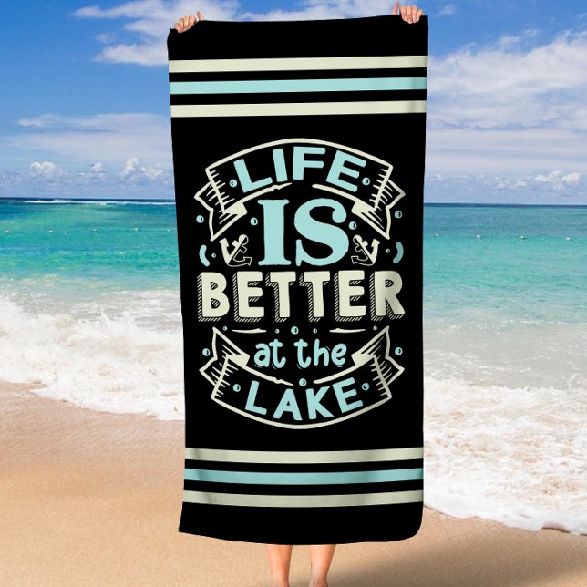Serviette De Plage La vie estivale branchée est meilleure au lac (Trendy Summer Life is Better at the Lake Beach Towel)