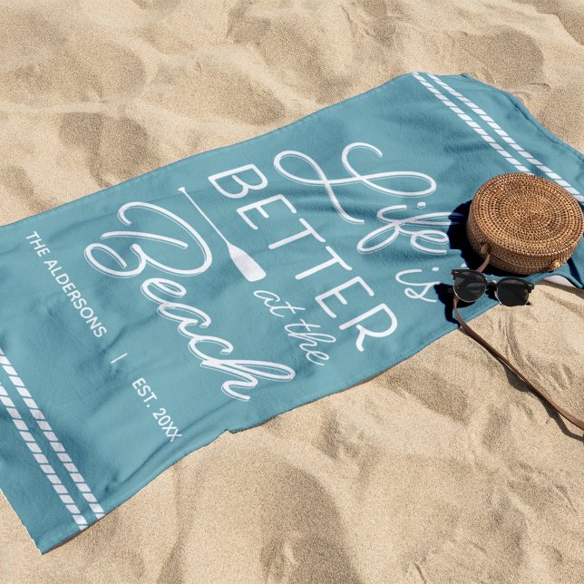 Serviette De Plage La Vie Personnalisée Est Mieux À La Plage (Créateur téléchargé)