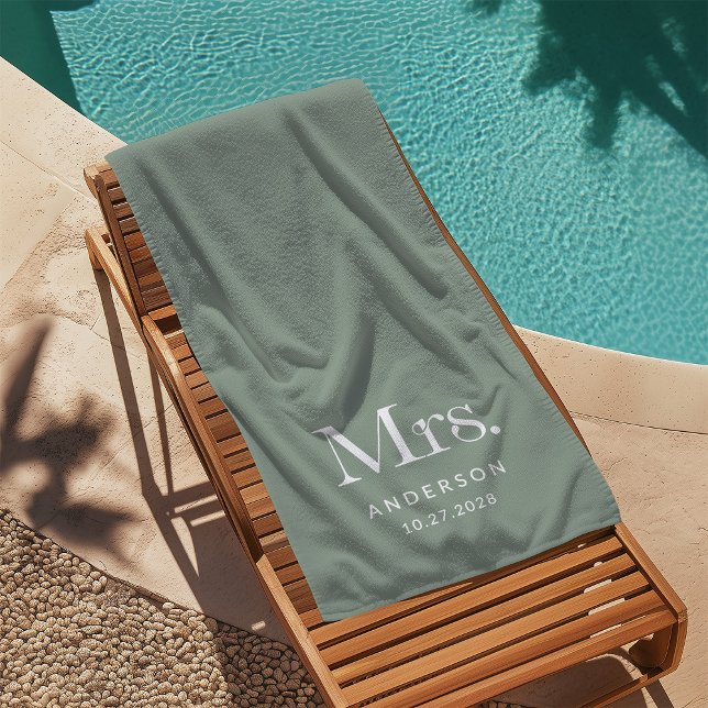 Serviette De Plage Luxe Elegance Sage Green | Date Mme et Mariage (Créateur téléchargé)