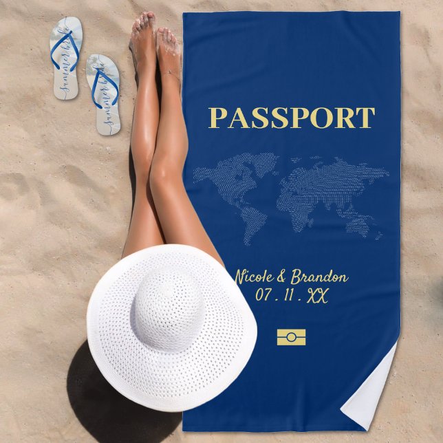 Serviette De Plage Mariage de destination avec passeport bleu et jaun (Créateur téléchargé)