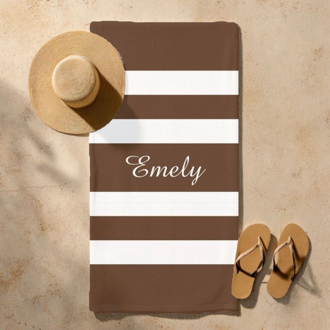 Serviette De Plage Moderne Élégant Brown Et Blanc Grandes Motif (Custom Name Modern Elegant Brown And White Stripes Pattern Beach Towel)