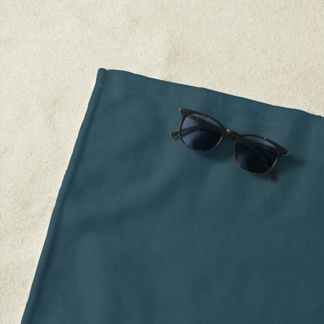 Serviette de plage | Monogramme simple moderne (En situation)