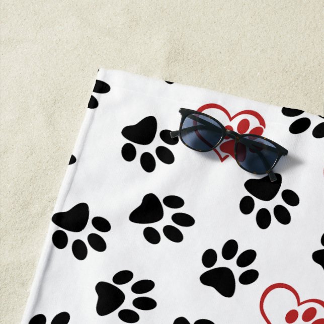 Serviette De Plage Motif De Pâtes, Pâtes Noires, Pâtes Rouges, Coeurs (En situation)