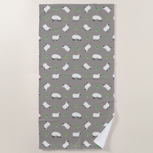 Serviette De Plage Motif irlandais de shamrock et de moutons (Devant)