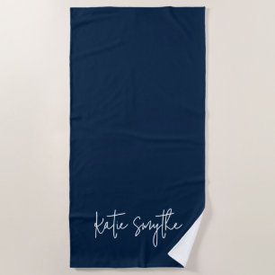 Serviette De Plage Nom du script bleu de la marine ordinaire été
