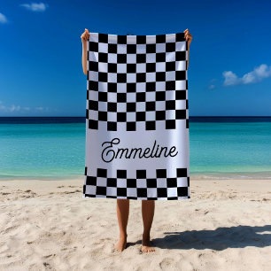 Serviette De Plage Nom personnalisé À damiers blanc et noir