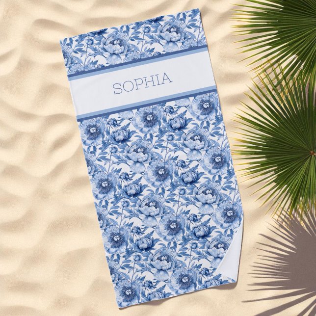 Serviette De Plage Nom personnalisé Botanique Bleu Floral Fleur délic (Custom Name Botanical Blue Floral Delicate Flower Beach Towel)