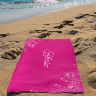 Serviette De Plage Nom personnalisé Fuschia Lotus Floral