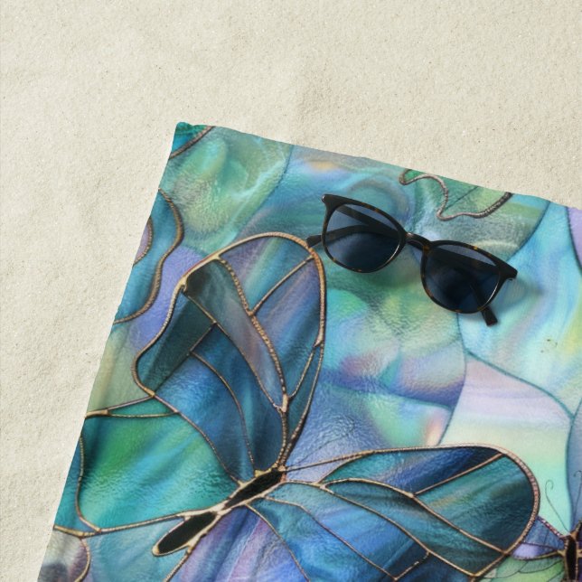 Serviette De Plage Papillons d'Aqua bleu violet (En situation)