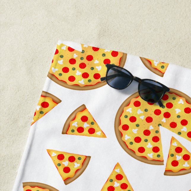 Serviette De Plage Pizza et tranches de cool motif sur blanc (En situation)