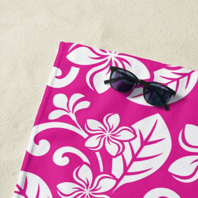 SERVIETTE DE PLAGE PLUMÉRIE DE L'ÎLE (ROSE CHAUD) (En situation)