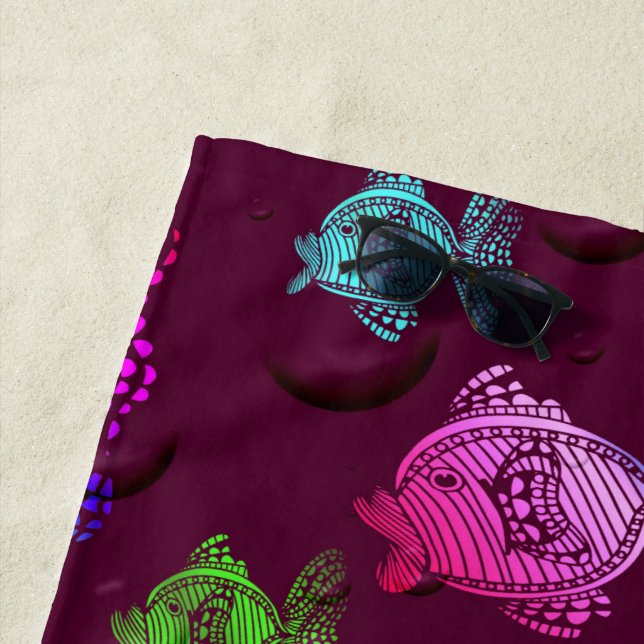 serviette de plage poisson coloré (En situation)