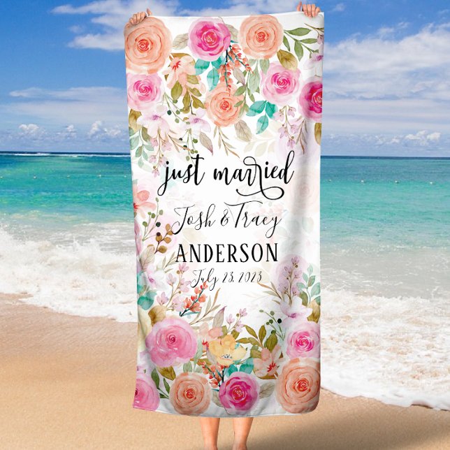 Serviette De Plage Rose Blush Floral Personnalisé Juste Marié (Pink Blush Floral Custom Just Married Beach Towel)