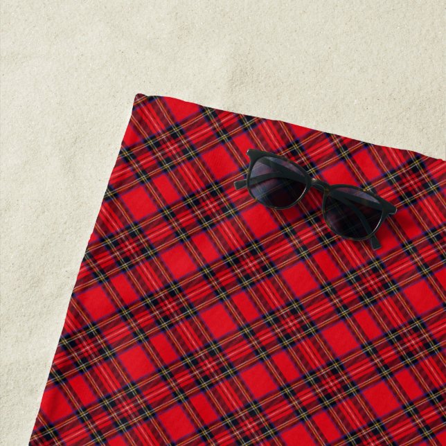 Serviette De Plage Royal Stewart tartan rouge noir plaid (En situation)