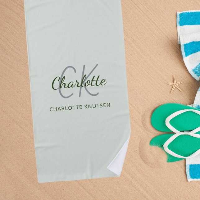 Serviette De Plage Sage vert monogramme initiales nom script (Créateur téléchargé)