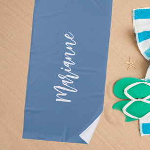 Serviette De Plage Script de nom personnalisé bleu Dusty