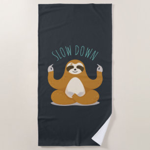 Serviette De Plage Sloth in Lotus Yoga Pose "Ralentir"