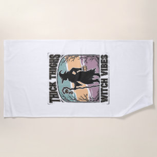 Serviette De Plage Thick Thighs Witch Vibes Vintage Halloween Tee_1