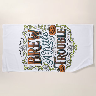 Serviette De Plage Typographie de sorcière d'Halloween Brasse Un Peu