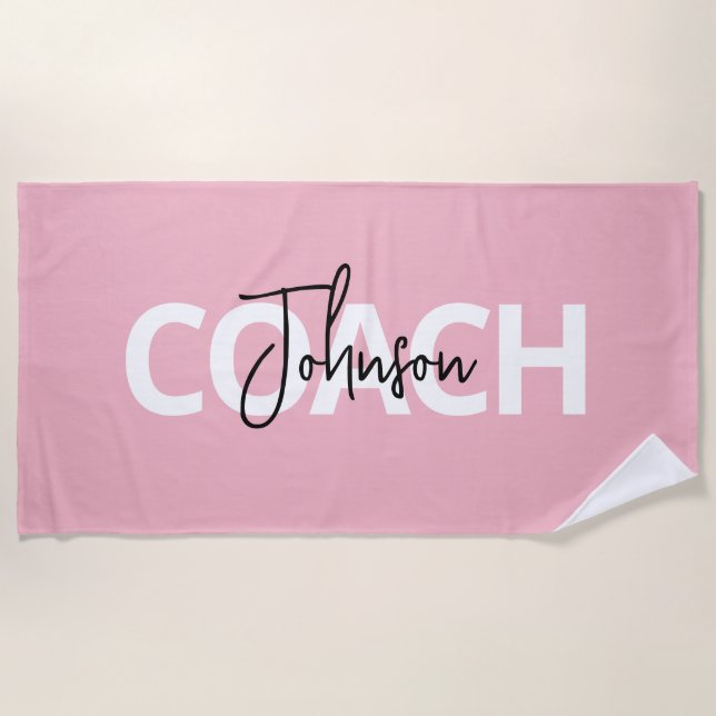Serviette De Plage Typographie d'entraîneur personnalisée rose (Devant)