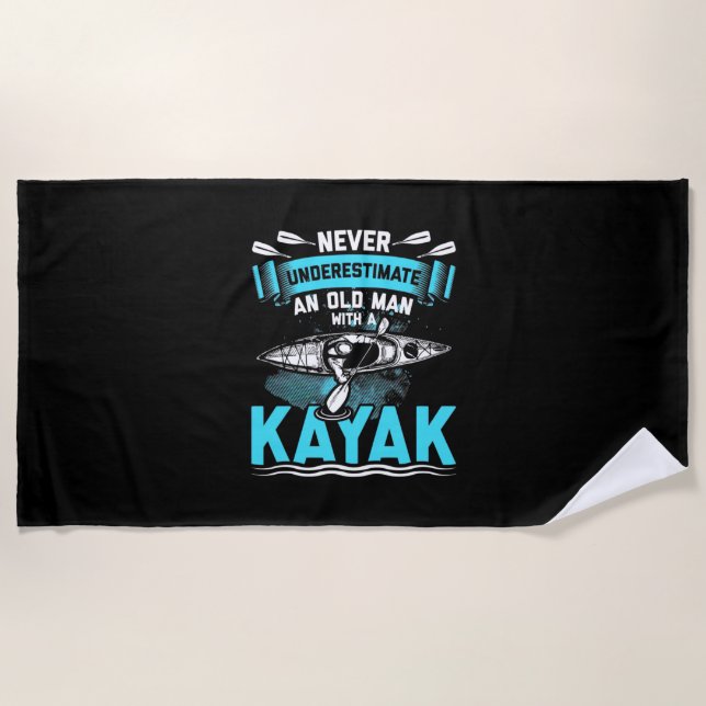 Serviette De Plage Un Vieux Homme Avec Un Kayak (Devant)