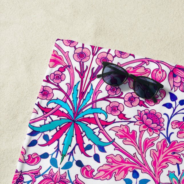 Serviette De Plage William Morris Hyacinth Imprimer, rose Fuchsia (En situation)