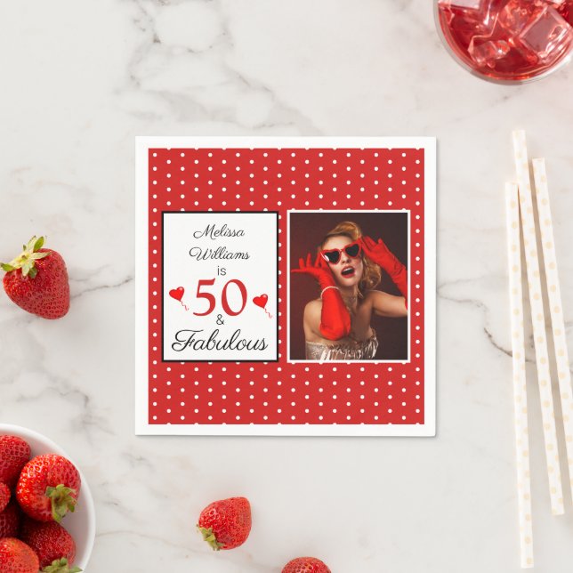 Serviette En Papier 50 & Fabuleux Nom Photo Rouge 50e Anniversaire Rou (En situation)