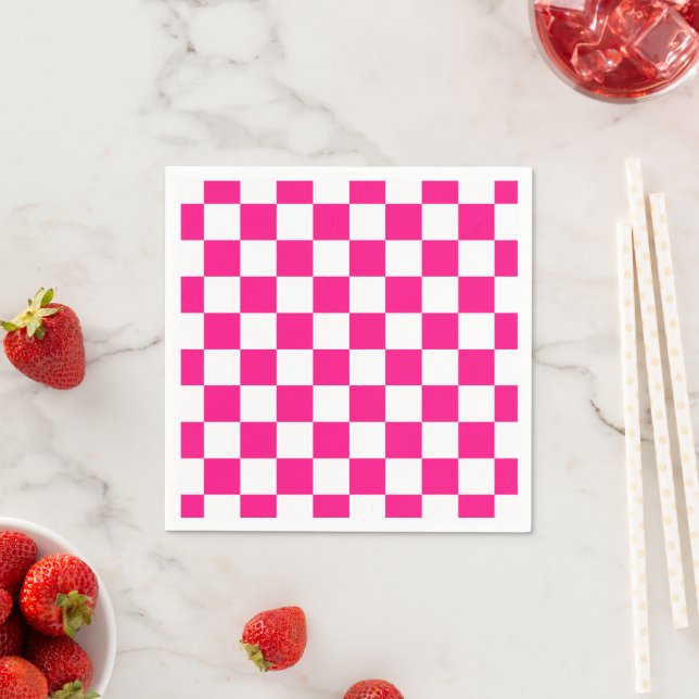 Serviette En Papier à damiers carré chaud rose blanc rétro géométrique (En situation)
