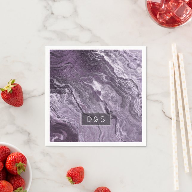 Serviette En Papier Agate violette cristallisée | Moody Marbled Monogr (En situation)