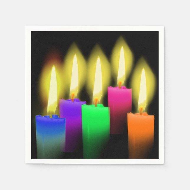 Serviette En Papier Arc-en-ciel bougies d'anniversaire sur noir (Devant)