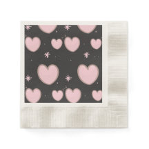 Serviette en papier avec des cœurs roses
