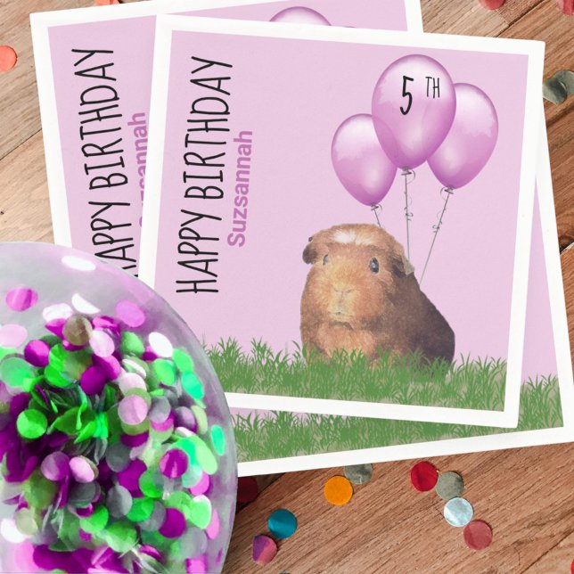 Serviette En Papier Ballons violets de cochon de Guinée à l'anniversai (custom number birthday napkin)