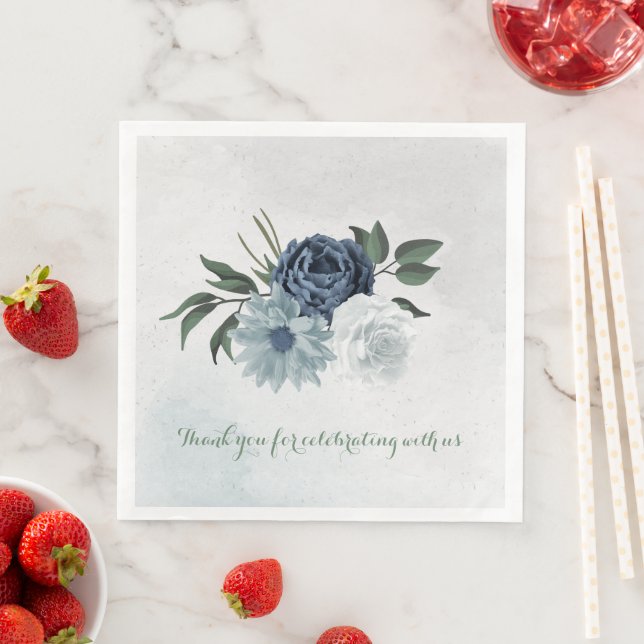 Serviette En Papier blanc & bleu mariage fleuri (En situation)