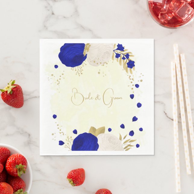 Serviette En Papier bleu royal et fleurs blanches or mariage (En situation)