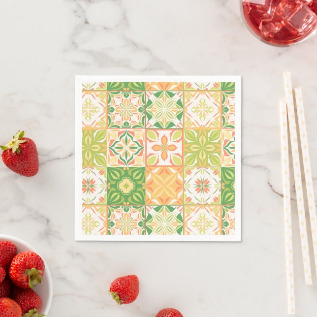 Serviette En Papier Carreaux ornés en vert et jaune (En situation)