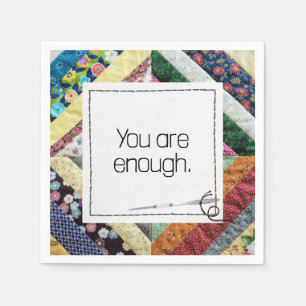 Serviette En Papier Citation Inspirationnelle sur une surface composée