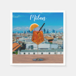 Serviette En Papier Cocktail Spritz sur une table avec vue sur Milan
