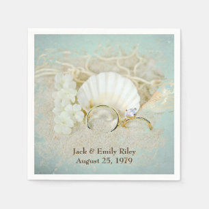 Serviette En Papier coquillages et anneaux mariages dans le sable